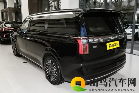 极氪009四驱长续航版：850km续航的家庭出行新标杆-1