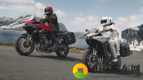 本田再秀三缸增压车型，CB1000GT正式亮相-2