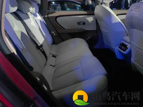 打破中大型轿车价格体系，长安启源A06售1099万起-2