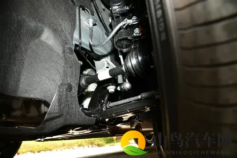 10万的价格区间里能找到这么一款七座车也是不容易的-3