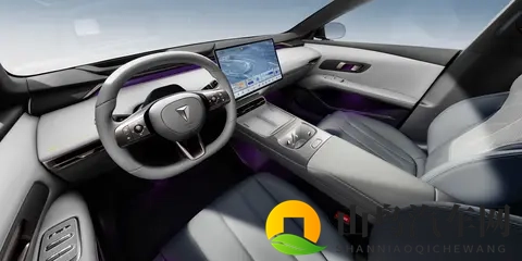 13 万级技术轿跑，磁流变悬架+3nm 芯片，全系标配激光雷达-3