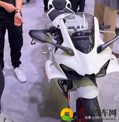 米兰车展_ 凯越450RR全新外观亮相-1