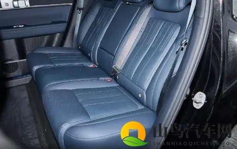 家用出行优选：方程豹钛7大空间与智能舒适兼得，1798万起售-3