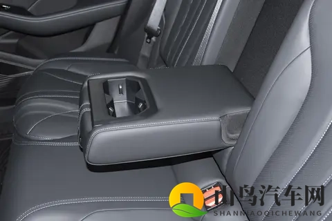 2026款吉利星瑞东方曜评测：空间大、动力足，家用轿车的好选择-1