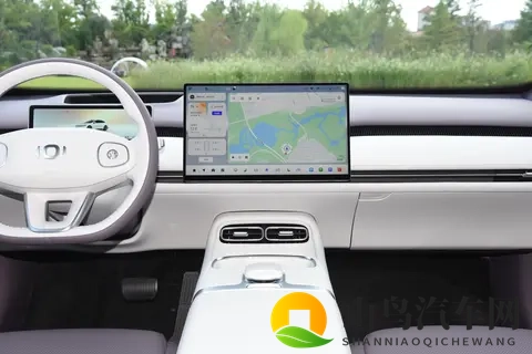 长安启源A06：15万级新能源家轿，能否满足全家出行需求？-3