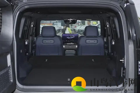 科技大空间SUV，方程豹钛7，让全家出行更舒适与安心-2