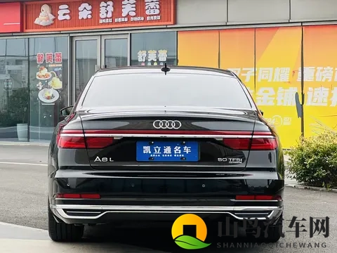 2022款奥迪A8L，一手准新行政座驾，487万享豪华舒适-2