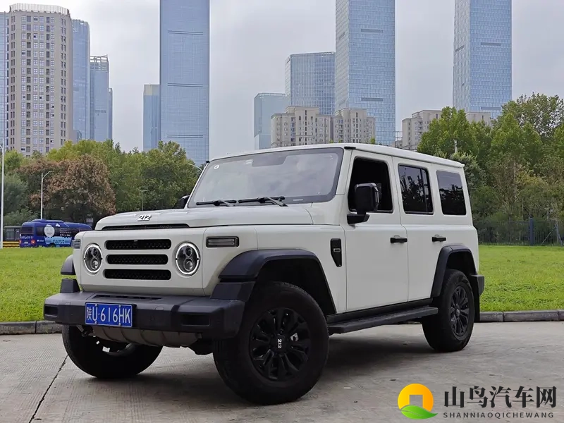 试驾212 T01：一台粗中有细，糙中让人留恋的硬核玩具-1