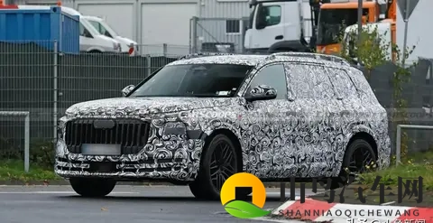 奥迪要推出超大旗舰SUV，传统V8对战新能源，价格成最大悬念-3