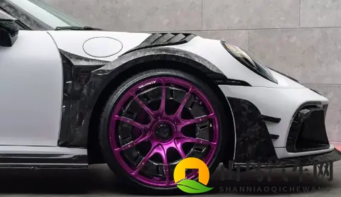 新款保时捷911 Turbo S国内首发,25秒破百,2728万起-1