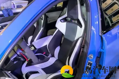 宝马M3旅行版上市：纠结党狂喜！性能和家用居然真能不打架？-2