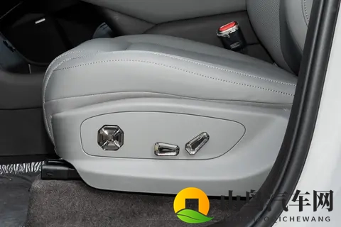 第三排能跷二郎腿？腾势 N8L 让六座 SUV 告别鸡肋！-3