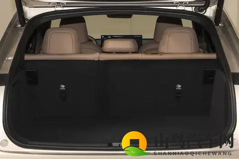 1329万超跑质感，深蓝L06征服年轻市场-1