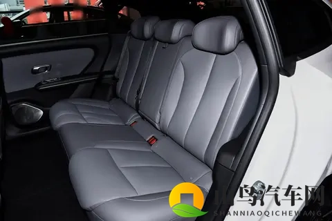 1599万买大五座轿跑，轴距2922mm，续航630km-2