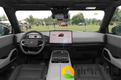 福特烈马电动版来了,露营车还能这么玩?硬派越野竟靠智能赢人-1