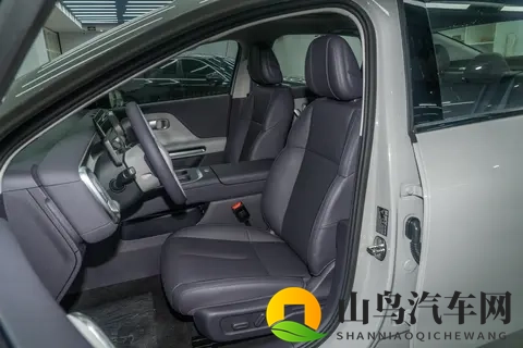 1198万竟配激光雷达？零跑B01实测，这款纯电家轿是否值得入手？-2