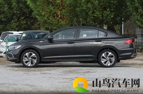 新款宝来上市，售价不变，15T动力总成保留，6个喇叭减配成了4个-2