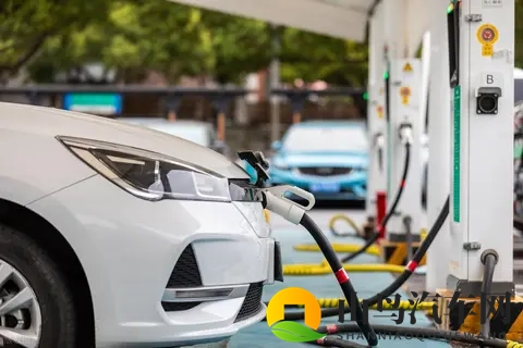 中午抢充电桩比半夜还便宜？网约车的省钱算盘教会了私家车主！-1