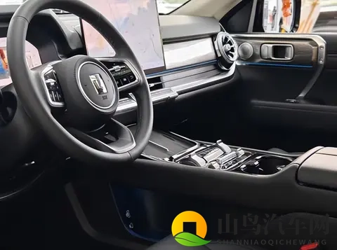 新款坦克 400 版本核心信息对比表-2