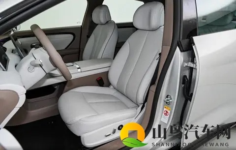 看过长安启源A06，才明白高级感不必昂贵，舒适感触手可及-1