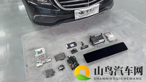 2019款奔驰E300老改新HU6触摸屏幕主机新款系统-1