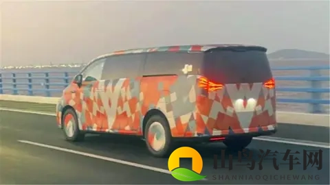 银河V900路试谍照曝光：15T增程MPV，轴距32米，6座8座可选-1