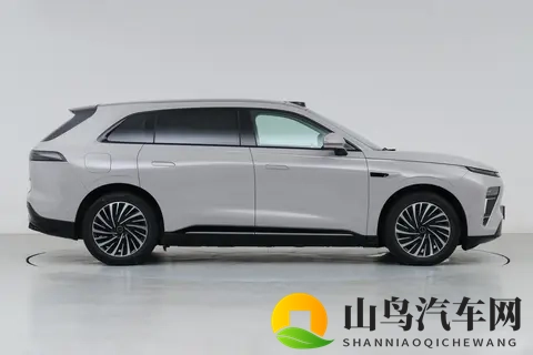 C级SUV降维家用,车长近5米,1500km续航,带全家出行选它?-3