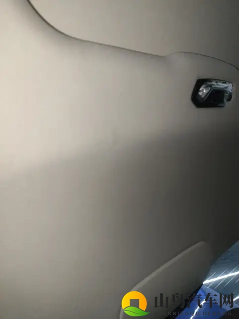 黄色软件ap：汽车软件新风向：引领未来出行体验-3