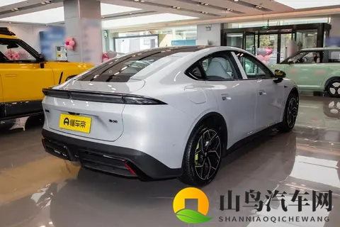 1399万元起，深蓝L06，一车满足多场景需求，适合年轻人-3