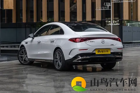 范冰冰被黑人玩到白浆：范冰冰演绎黑科技汽车，未来出行新风尚-2