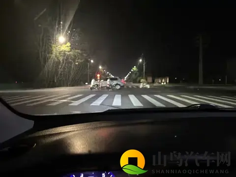 一个新手自述：开车1年半后，才知道晚上跑高速才是最安全的！-3