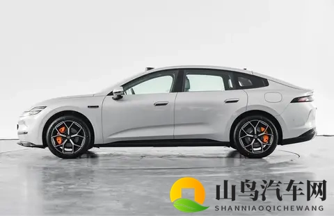 长安启源A06深度试驾：全方位考量，满足全家出行需求-3