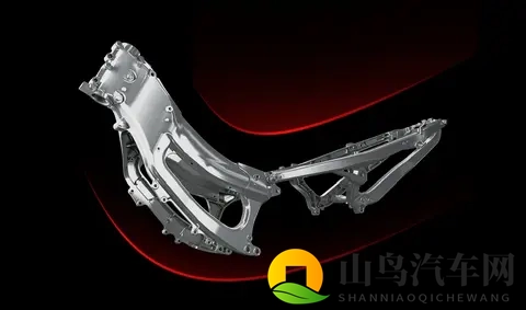 钱江900三缸ADV和600双缸踏板车正式曝光！-1