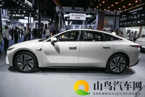 2025款星纪元ES，轴距3米，增程纯电可选，8295+Orin X+激光雷达-1