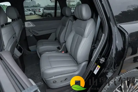 腾势 N8L DM 2025 款尊荣型：大六座 SUV 20T 插混 + 三电机配置体验解读-2