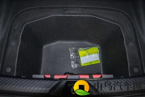 磁流变悬架+3nm芯片，定价1399万元，深蓝L06够卷吗？-1