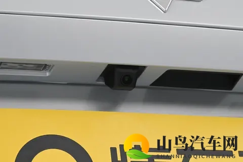 10万级家用MPV闭眼冲！星光730 PHEV：空间、动力、配置全拉满-1