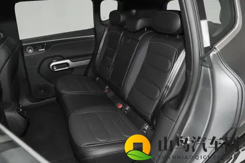 实测油耗52L，开出去像奔驰，16万混动SUV怎么选？-1