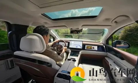 蓝色遵航一最全面准确中立纯粹的：汽车评测：揭秘全新车型，品质卓越，安全舒适！-2