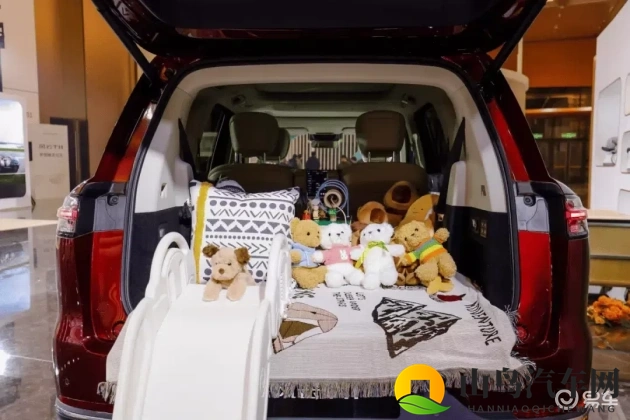 黄色软件免费下载安装：警惕车载应用潜藏的安全隐患-1