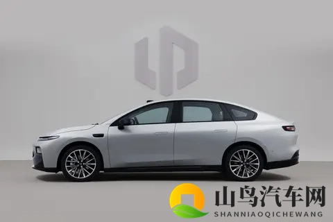 零跑10月销量暴涨，这辆B01功不可没？-1