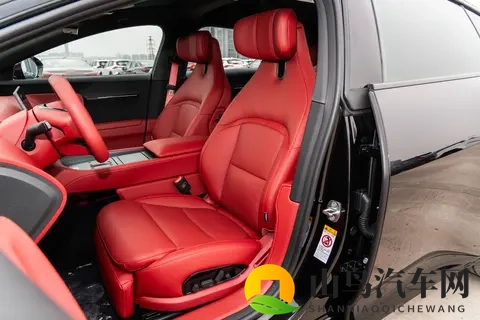 中大型纯电轿车怎么选？2026款阿维塔12全面测评，值得买吗？-1