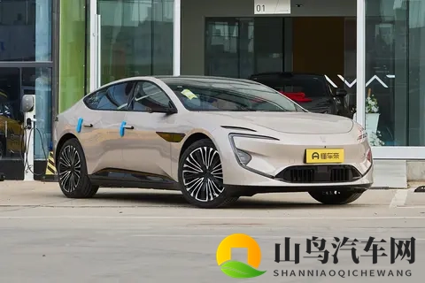 阿维塔上“硬菜”!4激光雷达+双零重力座椅,这车到底有多香?-2