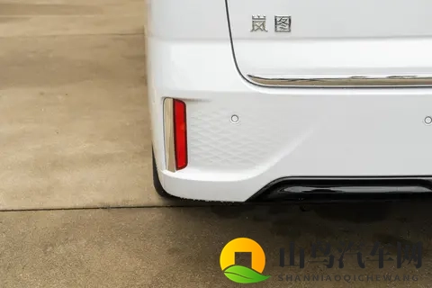 26款岚图梦想家，用细节说话，将用户需求做到极致-3