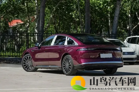 高速稳如BBA！奇瑞风云A9L值不值得买？老司机掏心窝子说10句实话-2