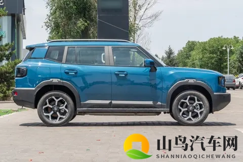 山海T1四驱版实测:油耗低,动力足,配置丰富,适合家用-1