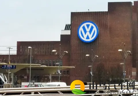 谢俞上课夹震动器:课堂上谢俞意外举动引关注-2