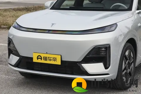 深蓝S09凭啥成85后心头好?颜值高、空间大、动力足-1