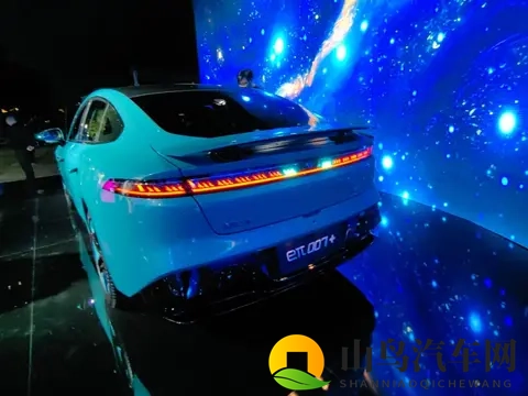 东风奕派eπ007+售1399万起,37秒破百-1