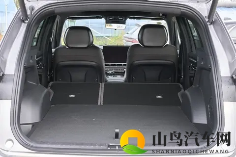 15万级燃油SUV，吉利星越L凭什么卖爆了？-3